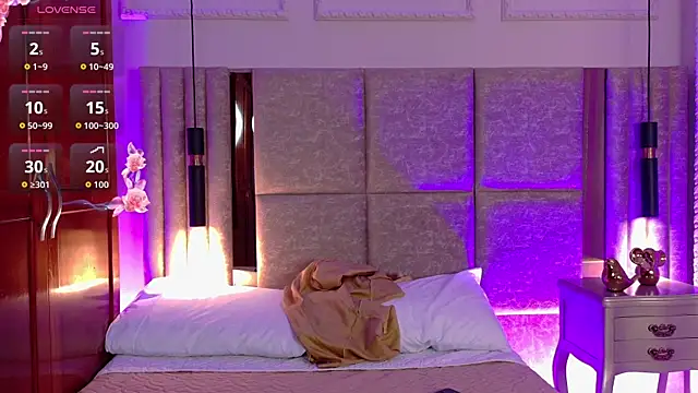 Snapshot of Martina-Roberts- chatting on 09.15.25 Martina-Roberts- online show from 09.15.25