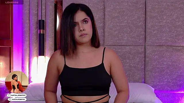 Snapshot of Martina-Roberts- chatting on 09.17.25 Martina-Roberts- online show from 09.17.25