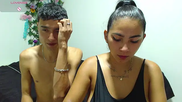 Snapshot of camiYwY chatting on 10.26.25 camiYwY online show from 10.26.25