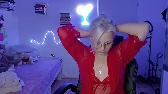 Linsy Kim online show from 04.08.26