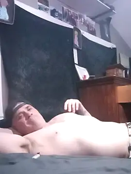 Snapshot of crazyeyes666707 chatting on 12.17.25 crazyeyes666707 online show from 12.17.25