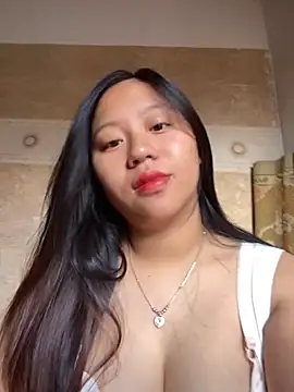 Snapshot of maianhcute chatting on 09.19.25 maianhcute online show from 09.19.25