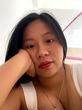 Snapshot of maianhcute chatting on 09.20.25 maianhcute online show from 09.20.25