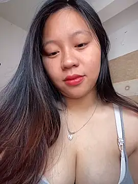 Snapshot of maianhcute chatting on 09.21.25 maianhcute online show from 09.21.25