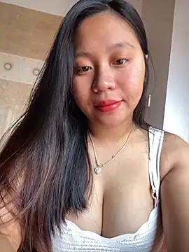 Snapshot of maianhcute chatting on 09.23.25 maianhcute online show from 09.23.25