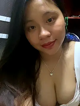 Snapshot of maianhcute chatting on 09.25.25 maianhcute online show from 09.25.25