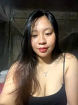 Snapshot of maianhcute chatting on 10.05.25 maianhcute online show from 10.05.25