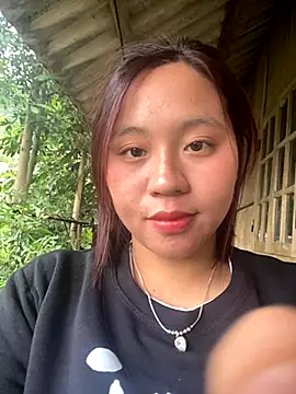 Snapshot of maianhcute chatting on 10.29.25 maianhcute online show from 10.29.25