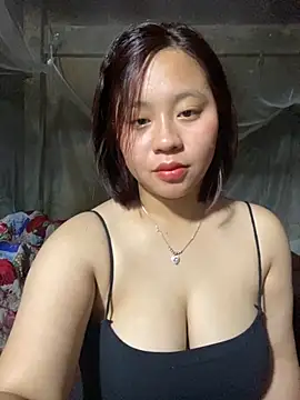 Snapshot of maianhcute chatting on 10.31.25 maianhcute online show from 10.31.25