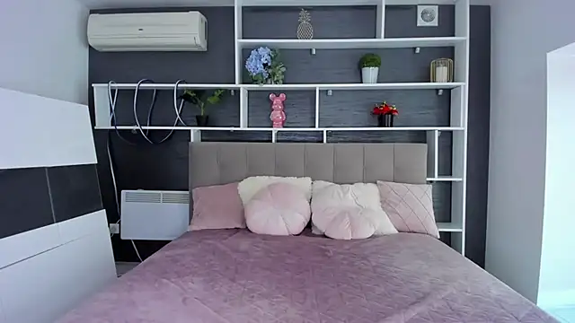 SabrinaSharm online show from 09.23.25