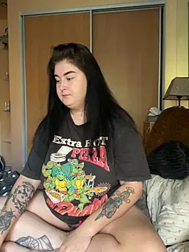 Snapshot of DazzzlingDame chatting on 09.13.25 DazzzlingDame online show from 09.13.25