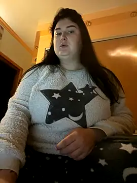 Snapshot of DazzzlingDame chatting on 11.13.25 DazzzlingDame online show from 11.13.25