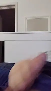 Snapshot of NewJoiner chatting on 11.06.25 NewJoiner online show from 11.06.25