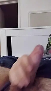 Snapshot of NewJoiner chatting on 11.13.25 NewJoiner online show from 11.13.25