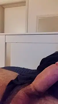 Snapshot of NewJoiner chatting on 01.12.26 NewJoiner online show from 01.12.26