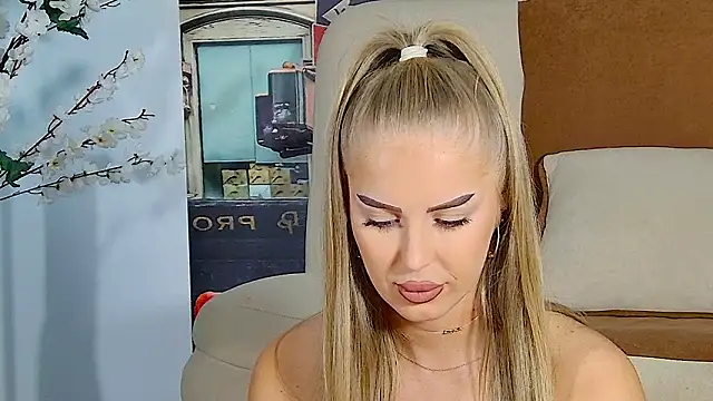 AubrieleRouj1 online show from 09.19.25