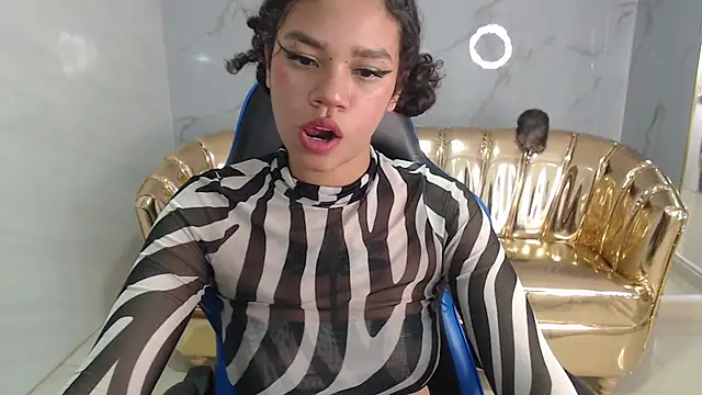 Snapshot of Canela_s1 chatting on 09.30.25 Canela s1 online show from 09.30.25