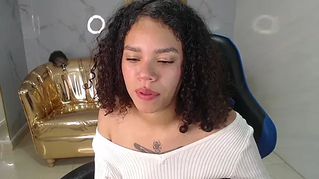 Snapshot of Canela_s1 chatting on 10.03.25 Canela s1 online show from 10.03.25