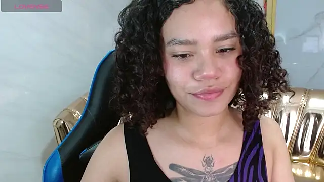 Snapshot of Canela_s1 chatting on 11.10.25 Canela s1 online show from 11.10.25