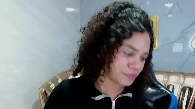 Snapshot of Canela_s1 chatting on 11.11.25 Canela s1 online show from 11.11.25