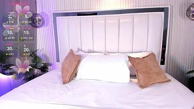 MariathLittle online show from 12.20.25