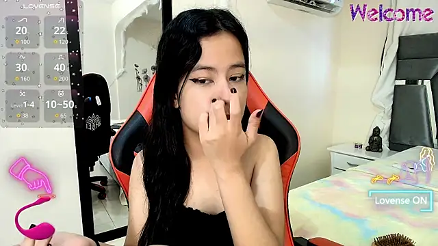 MiniLove 01 online show from 04.11.26