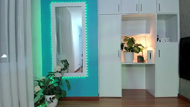 Snapshot of MilenaCrown chatting on 02.06.26 MilenaCrown online show from 02.06.26