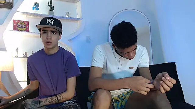 PRETTY FEM online show from 09.17.25