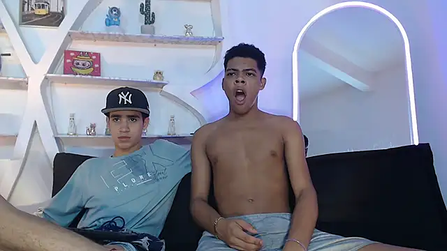 PRETTY FEM online show from 09.19.25