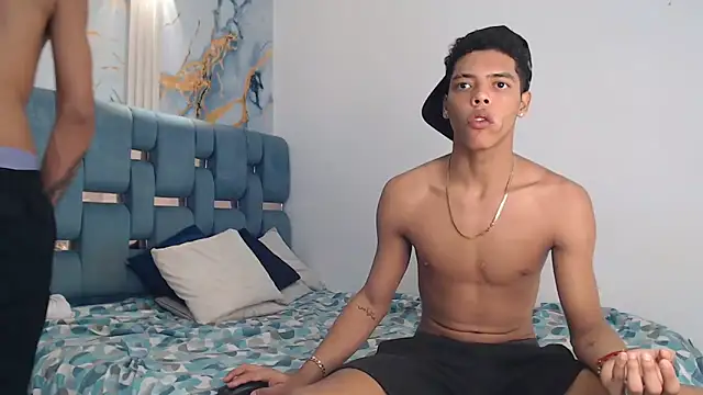 PRETTY FEM online show from 03.04.26