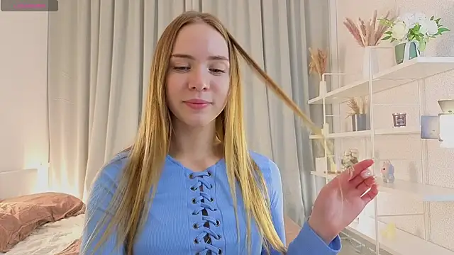 Snapshot of CarollSmithh chatting on 11.13.25 CarollSmithh online show from 11.13.25