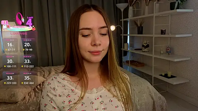 Snapshot of CarollSmithh chatting on 12.19.25 CarollSmithh online show from 12.19.25