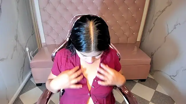 Victoria b  online show from 10.16.25