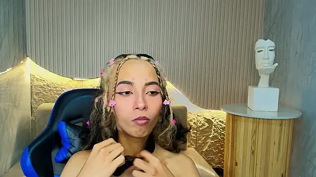 Snapshot of Agnis_ink_r chatting on 10.16.25 Agnis ink r online show from 10.16.25