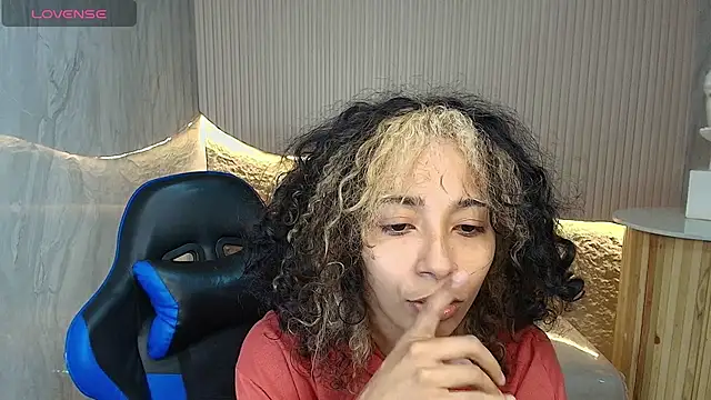 Snapshot of Agnis_ink_r chatting on 11.08.25 Agnis ink r online show from 11.08.25