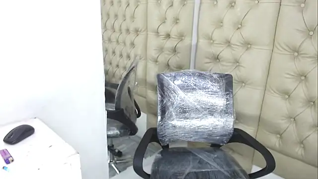 Snapshot of JessicaHott01 chatting on 11.07.25 JessicaHott01 online show from 11.07.25