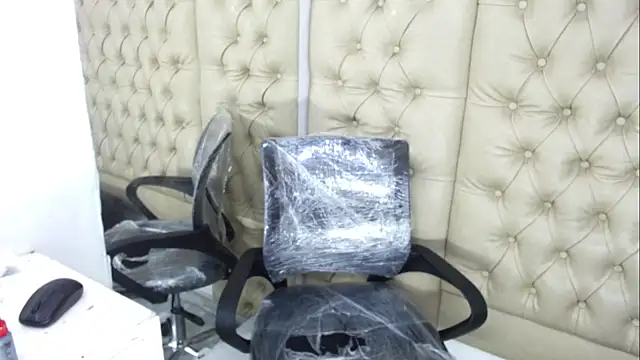 Snapshot of JessicaHott01 chatting on 11.11.25 JessicaHott01 online show from 11.11.25