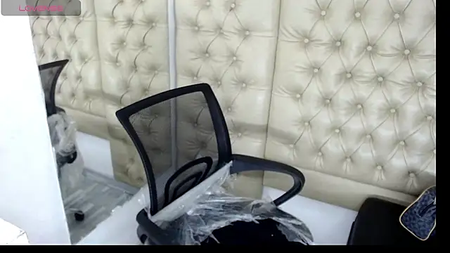 Snapshot of JessicaHott01 chatting on 03.05.26 JessicaHott01 online show from 03.05.26