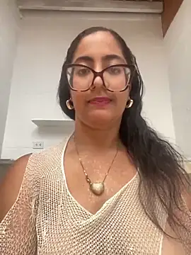 Jessyivonne online show from 10.17.25