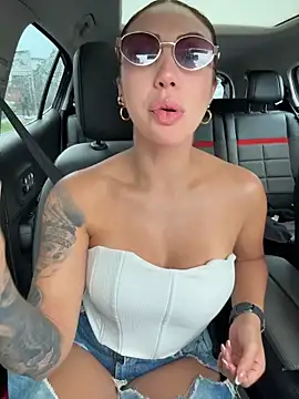 Sarahlove 90 online show from 10.15.25