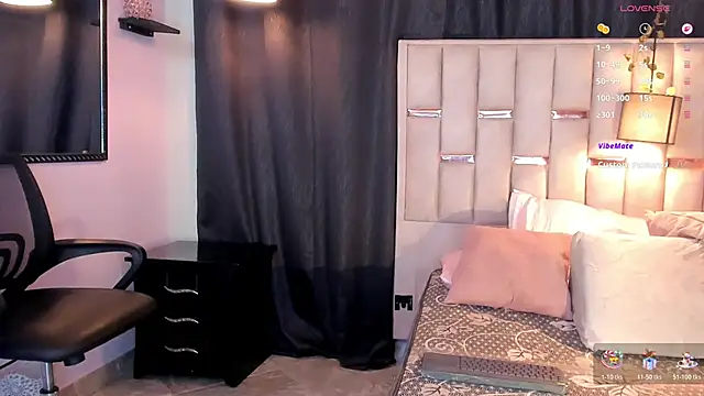 Snapshot of melody-rouss chatting on 11.22.25 melody-rouss online show from 11.22.25