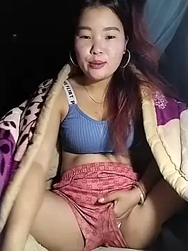 Snapshot of lylylove chatting on 02.04.26 lylylove online show from 02.04.26