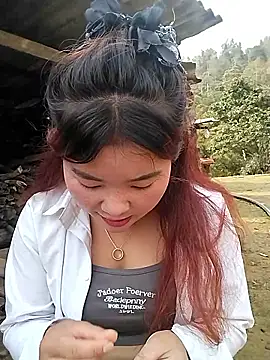 Snapshot of lylylove chatting on 03.18.26 lylylove online show from 03.18.26