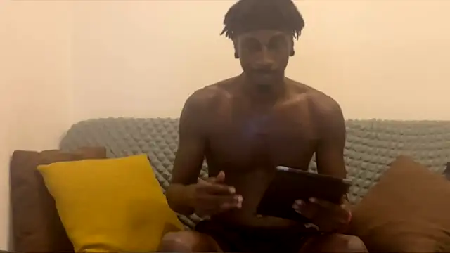 JuicyBlackD83 online show from 11.12.25