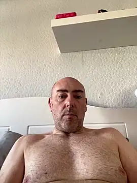 Snapshot of Richmcgee chatting on 04.03.26 Richmcgee online show from 04.03.26