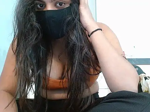 Snapshot of Vaani_Singha chatting on 11.13.25 Vaani Singha online show from 11.13.25