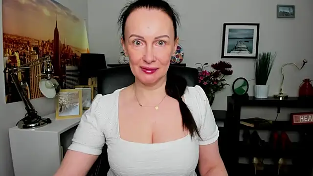 Snapshot of Velvet_Jasmine chatting on 09.18.25 Velvet Jasmine online show from 09.18.25