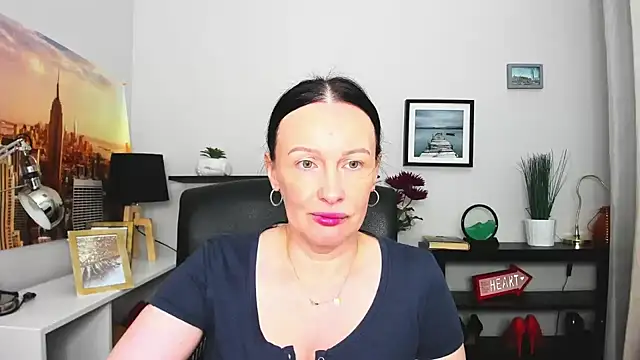 Snapshot of Velvet_Jasmine chatting on 09.23.25 Velvet Jasmine online show from 09.23.25