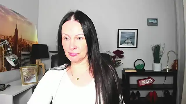 Snapshot of Velvet_Jasmine chatting on 09.24.25 Velvet Jasmine online show from 09.24.25