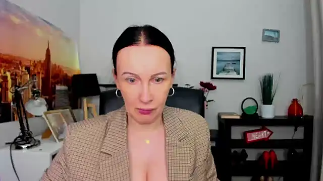 Snapshot of Velvet_Jasmine chatting on 09.30.25 Velvet Jasmine online show from 09.30.25